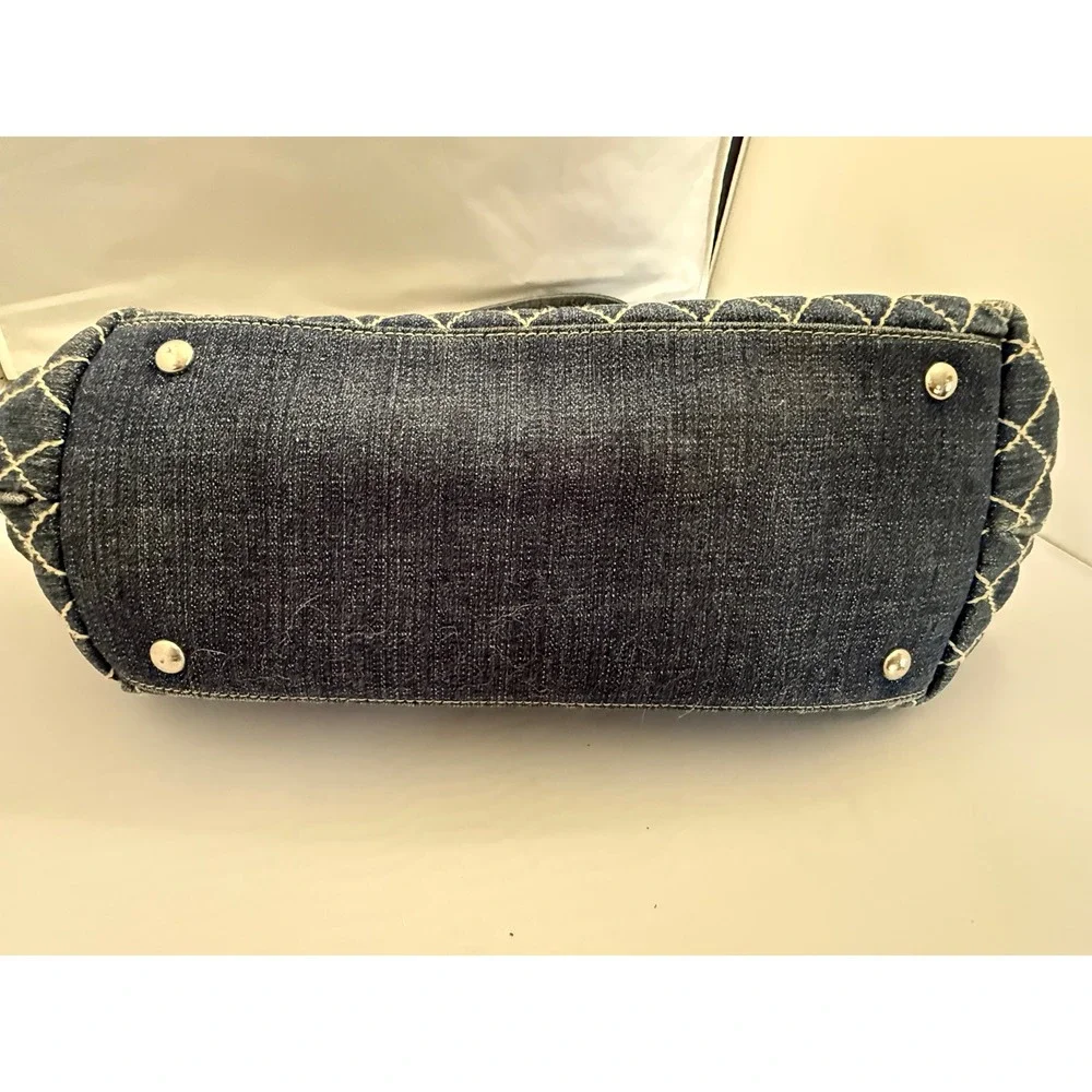 Vera Bradley Quilted Denim Tote Bag Purse Blue Paisley Lining With Coin Pouch